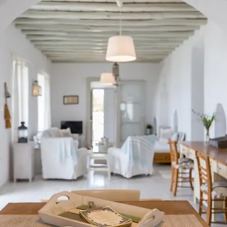 Country house Fos -mykonian House