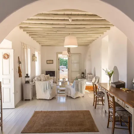 Country house Fos -mykonian House *